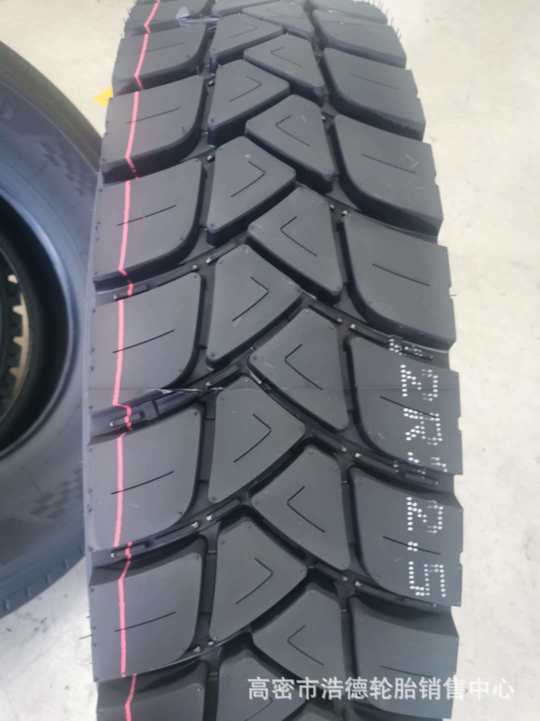 真空轮胎12R22.5 295 315/80R22.5卡挂车全钢丝轮胎出口耐磨现货