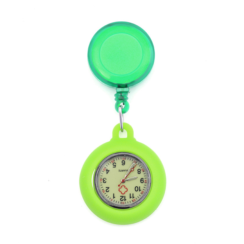 Reloj de bolsillo médico fácil de tirar hebilla reloj de pecho de superficie de color de silicona al por mayor Reloj de enfermera retráctil luminoso reloj de examen de estudiante femenino reloj colgante