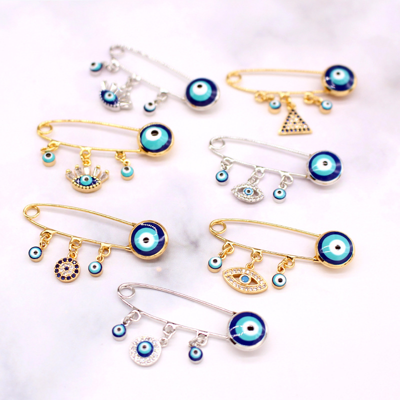 Blue Eye Brooch Pendant Pin Badge Eye Brooch Micro Inlaid Zircon Collar Pin display picture 11