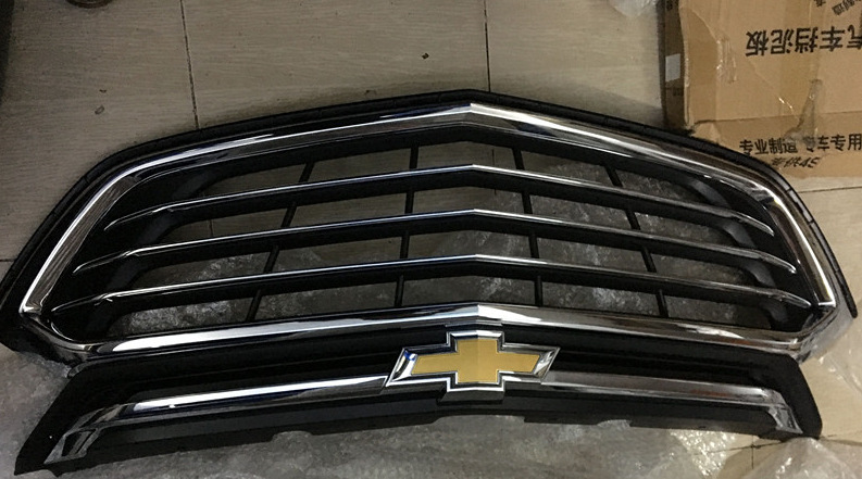 适用17-18雪佛兰探界者高配中网总成进气格栅汽车配件112*40*15