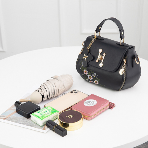 Simple Fashion Embroidered Bucket Bag  Autumn New Handheld Small Bag Sweet Lady Single Shoulder Crossbody Bag