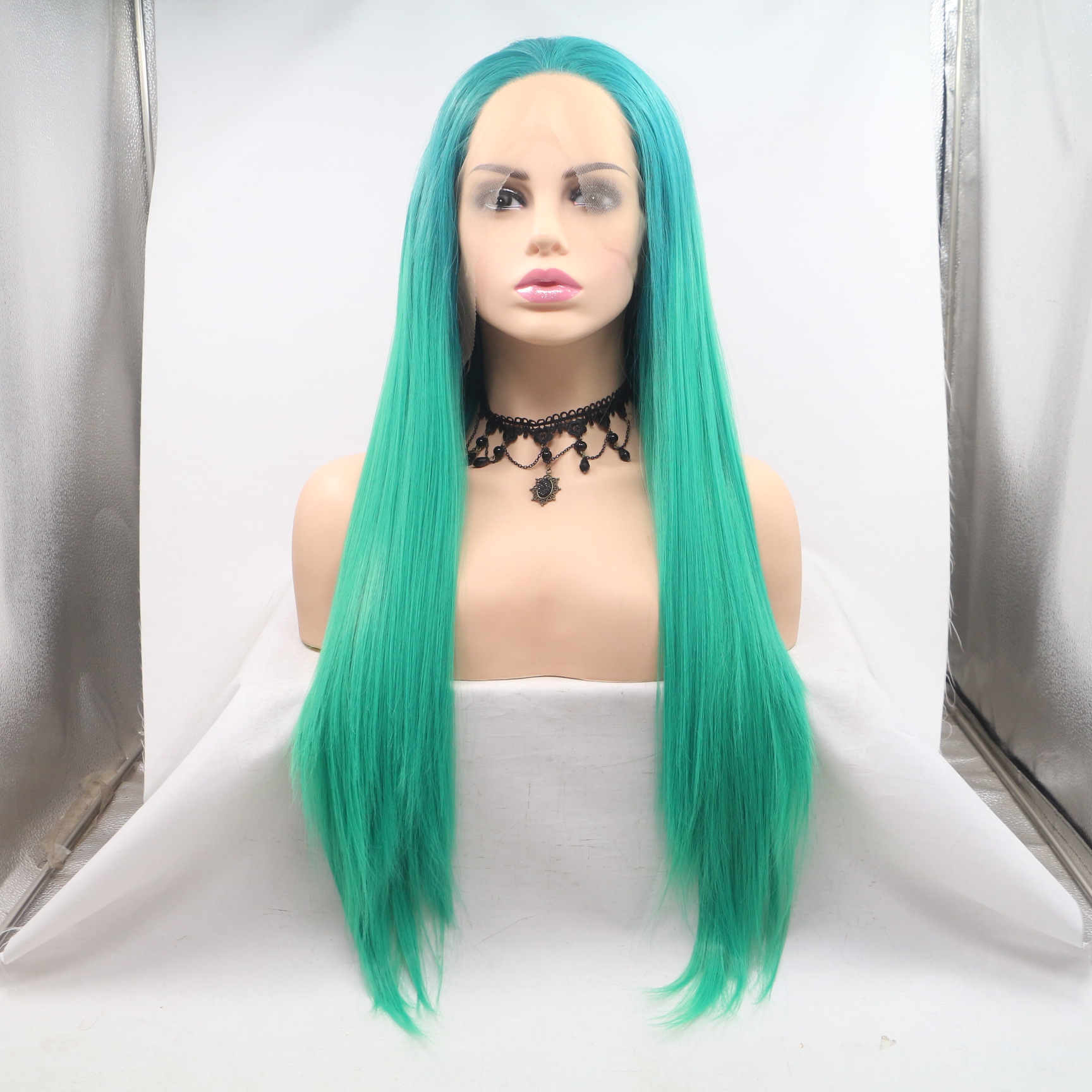 Comercio exterior Moda europea y americana Peluca de fibra química Cabello largo verde femenino Cabello lacio personalidad de alta temperatura tocado de seda al por mayor