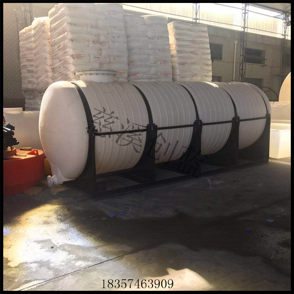 山东1000L塑料卧式车载水箱 打药机配载水箱 滚塑厂家定制