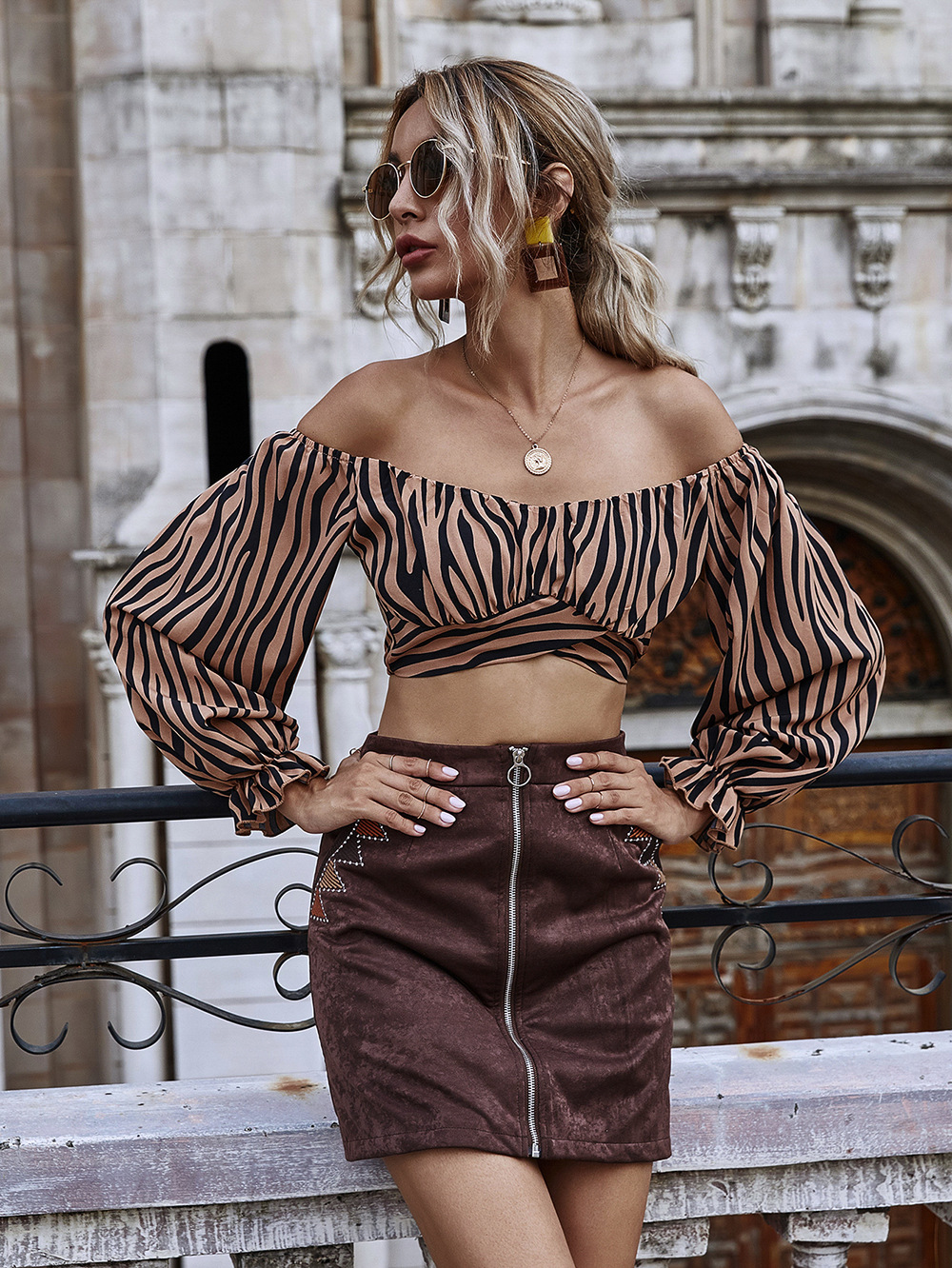 Tiger print ruffled elastic long-sleeved high-waisted cross-waisted short shoulder top wholesale NHDF21