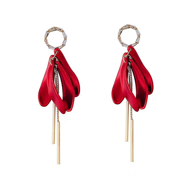 Rose Petals Red Earrings display picture 3