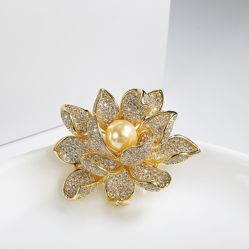 Vintage Inlaid Zircon Lotus Brooch Pins for  Women Fashion Pearl Corsage Brooch Temperament Dress Shawl Accessories Brooches