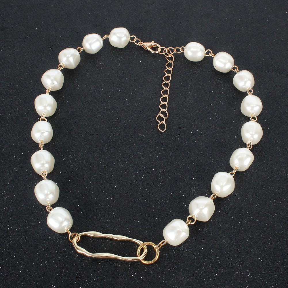 Fashion New Golden Pendant Shaped Pearl Necklace For Women Hot-saling display picture 5