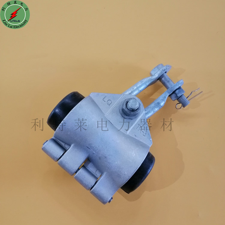 光缆100米跨距用悬垂线夹 ADSS光缆直线悬挂线夹山东厂家大量现货