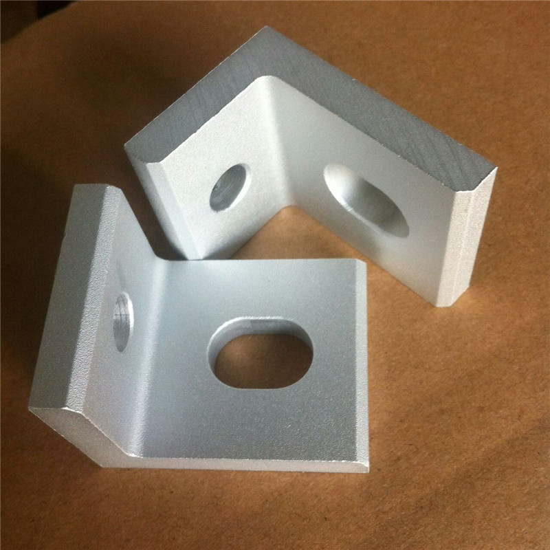 角铝型材加工 L型支撑架打孔加工