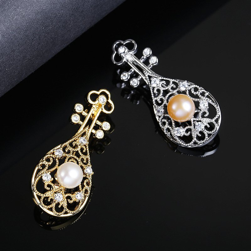 Vintage Inlaid Zircon Pipa Shape Brooch Pins for Women Luxury Pearl Corsage Pin Fashion Festive Party Dress Accessories Brooches