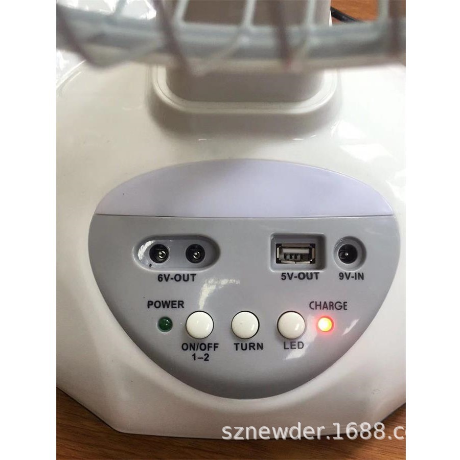 El fabricante suministra ventilador de emergencia 012T de 12 pulgadas, iluminación LED, ventilador de escritorio recargable que puede sacudir la cabeza