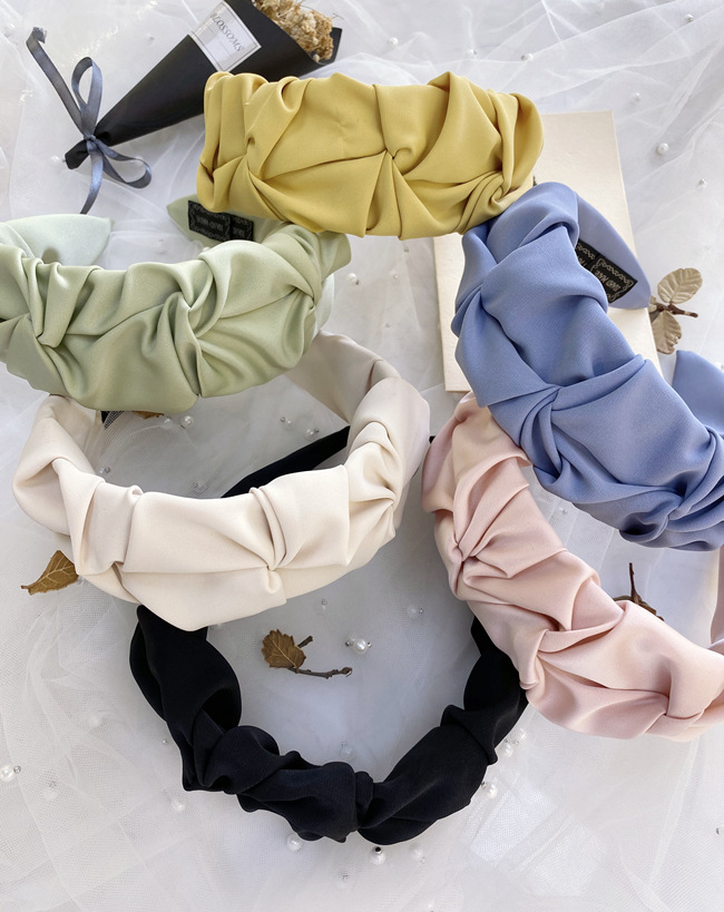 Korean Fold Headband Candy Solid Color Wide Edge Knotted Face Wash Headband Simple Hair Hole Head Band Wholesale Nihaojewelry display picture 15