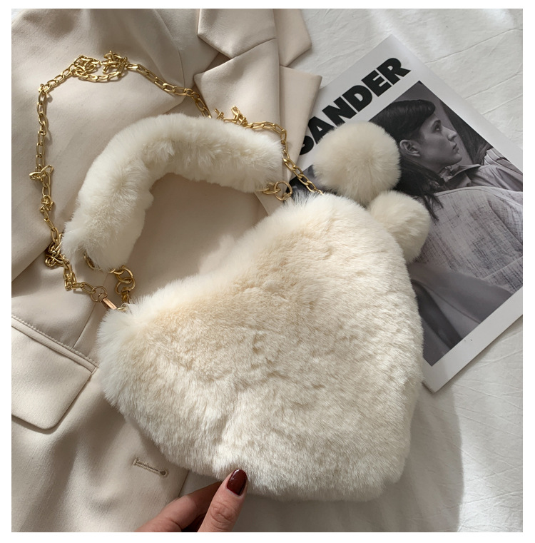 Cute Plush Heart-shaped Shoulder Bag display picture 15