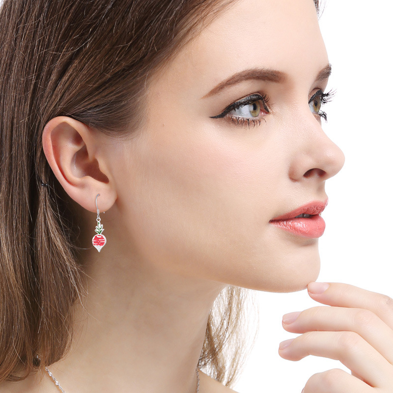 Japonés y coreano s925 pendientes de plata de las mujeres creativas lindo rábano gota pendientes de aceite simple todo fósforo fuente de joyería fábrica