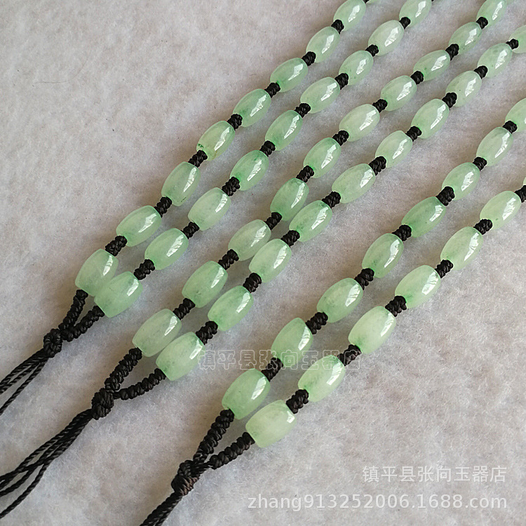 翡翠色翡翠吊坠挂绳批发 石英岩玉项链玉石挂链玉坠厂家