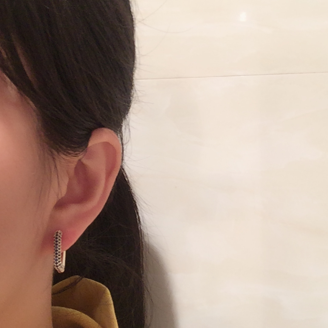 Rechteckige Geometrische Ohrringe Im Retro-hongkong-stil, Luxuriöse Mikro Eingelegte Farbige Metalls Til, Einfache Atmos Phä Rische Übertriebene Ohrringe display picture 2