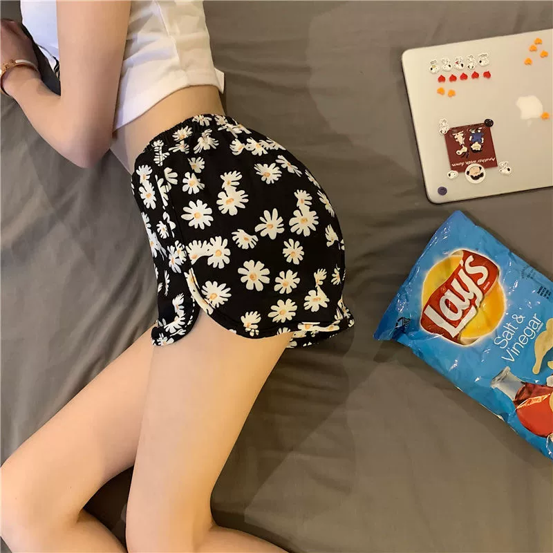 maternity shorts Casual shorts summer daisy elastic waist 2021 new loose show thin bottom home beach pants tide new hooters shorts