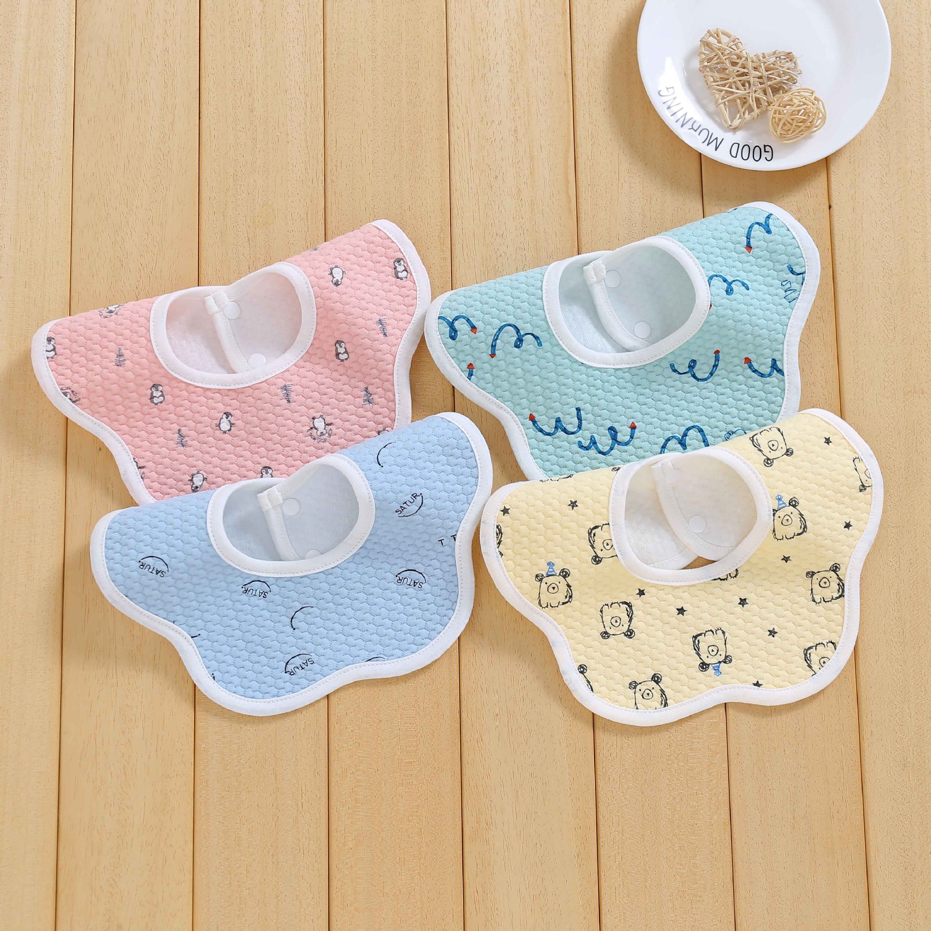 可巴兔防水围嘴