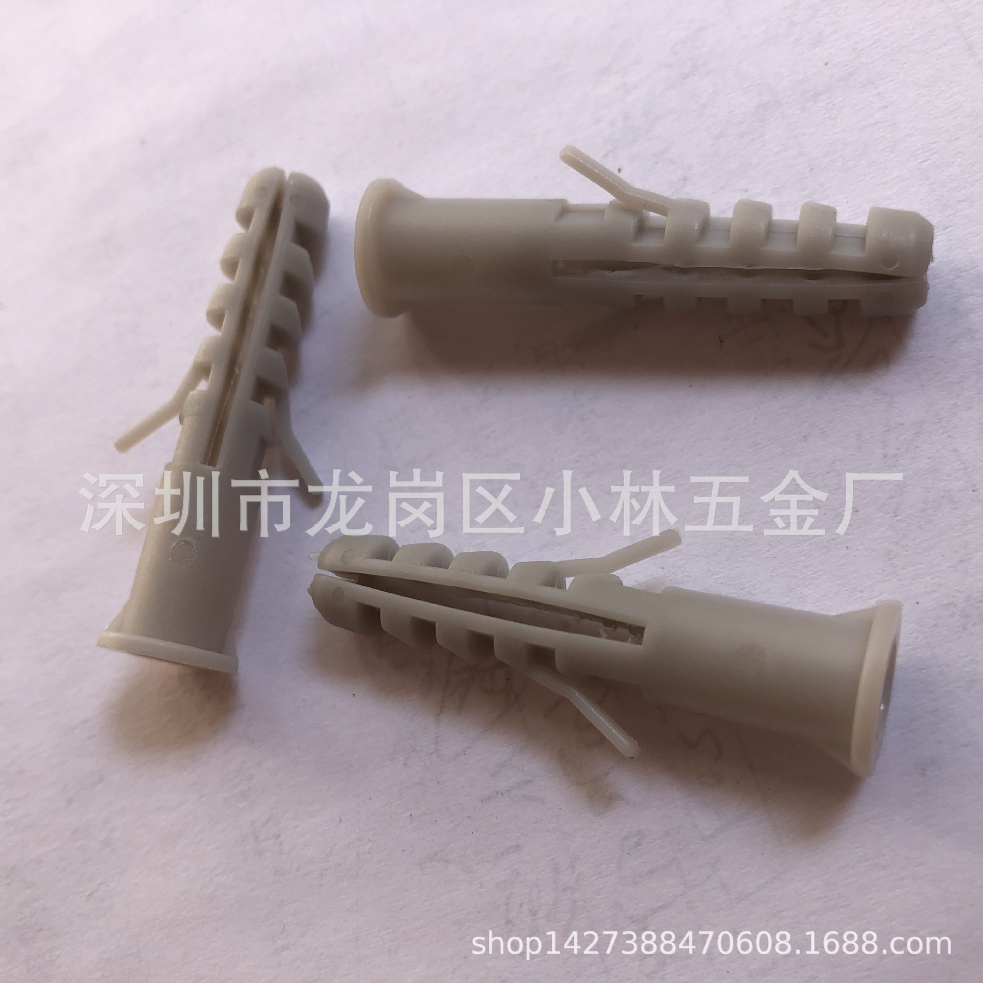 M8*50塑料膨胀管带介胶粒鲨鱼头灰胶粒尼龙膨胀胶粒墙塞胀钉厂销