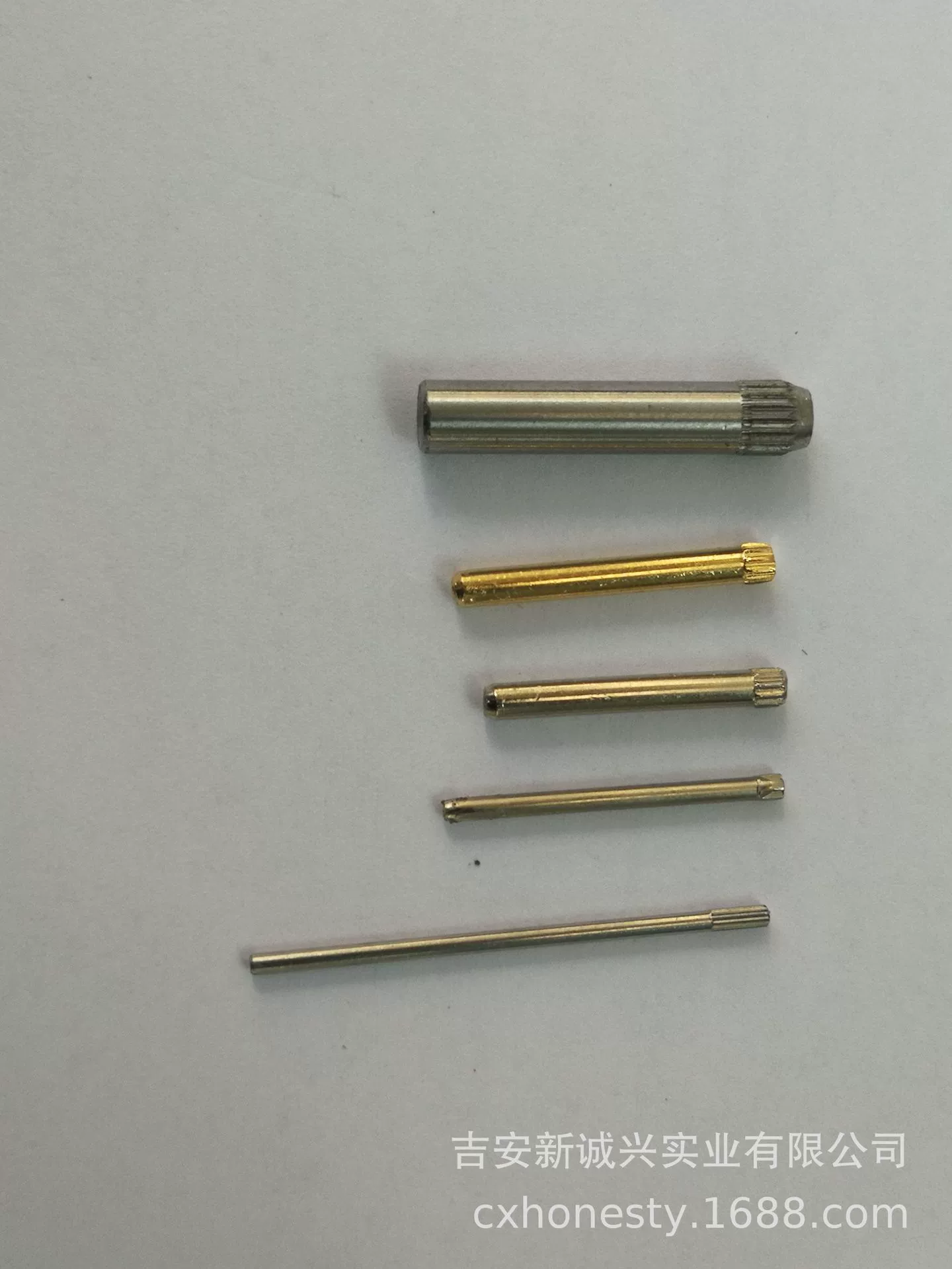 Прямая поставка с завода Дунгуань Изолирующий стержень LNB Высокочастотный штифт с тиснением и медной позолоченной никелированной нестандартной настройкой