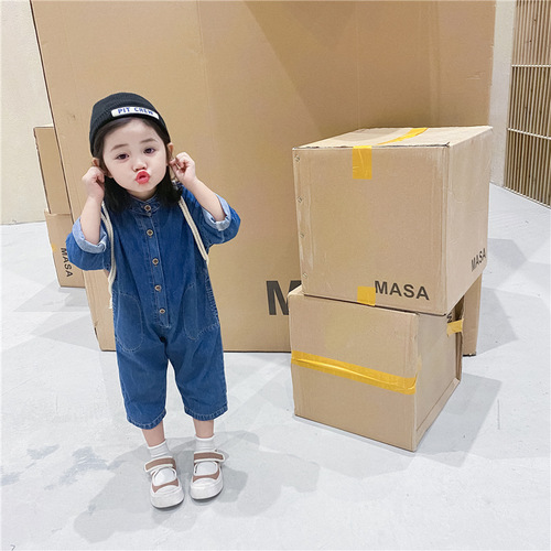 European and American-style stylish look~ Korean-style unisex single-breasted pocketed denim jumpsuit—cool and trendy overall pants for boys and girls.
