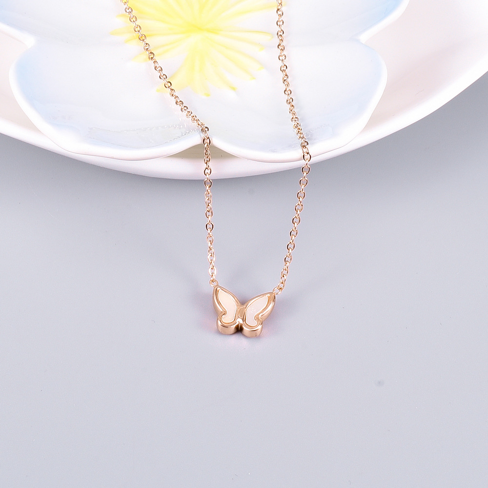 Wholesale Jewelry Retro White Shell Butterfly Clavicle Chain Necklace Nihaojewelry display picture 8