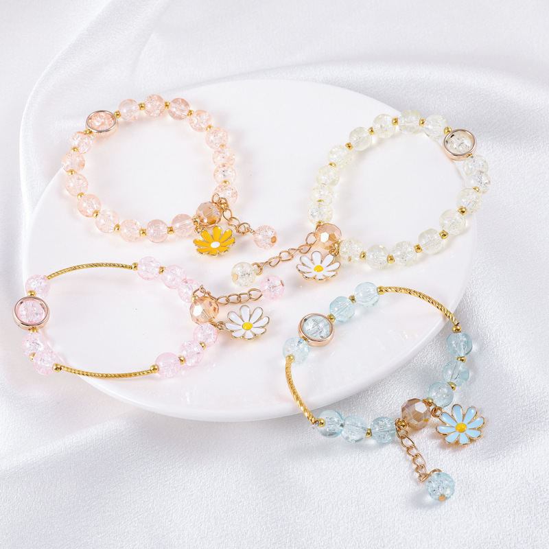 Fashionable crystal bracelet