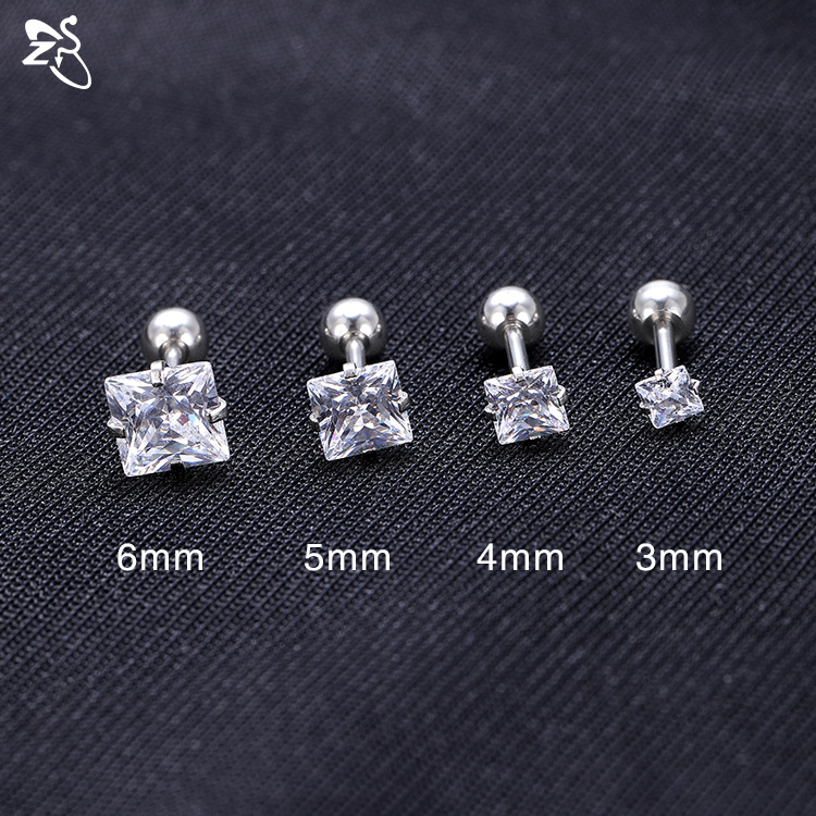 16G labret stud size and finish detail