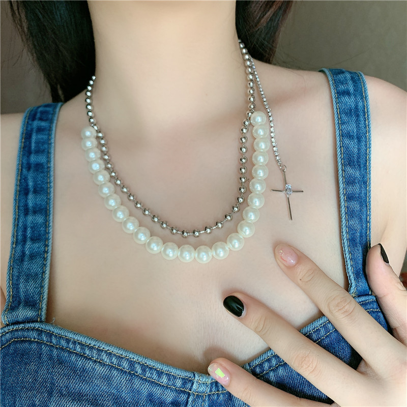 Retro Pearl Double Round Bead Cross Diamond Short Clavicle Chain Necklace For Women display picture 2