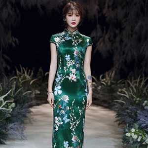 Women Green flowers printed Chinese dresses Cheongsam host singers model show performance retro long qipao dress