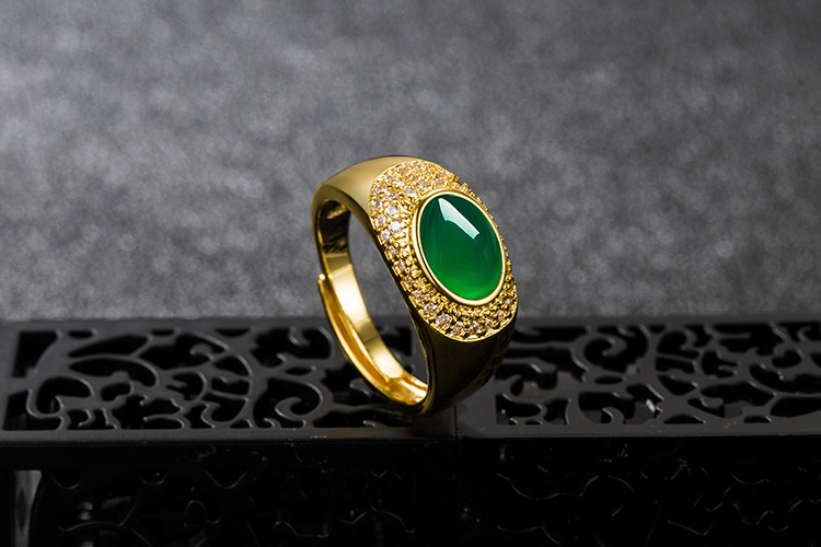 Retro Ethnic Green Agate Oval Green Chalcedony Ancient Gold Ring Jewelry display picture 3