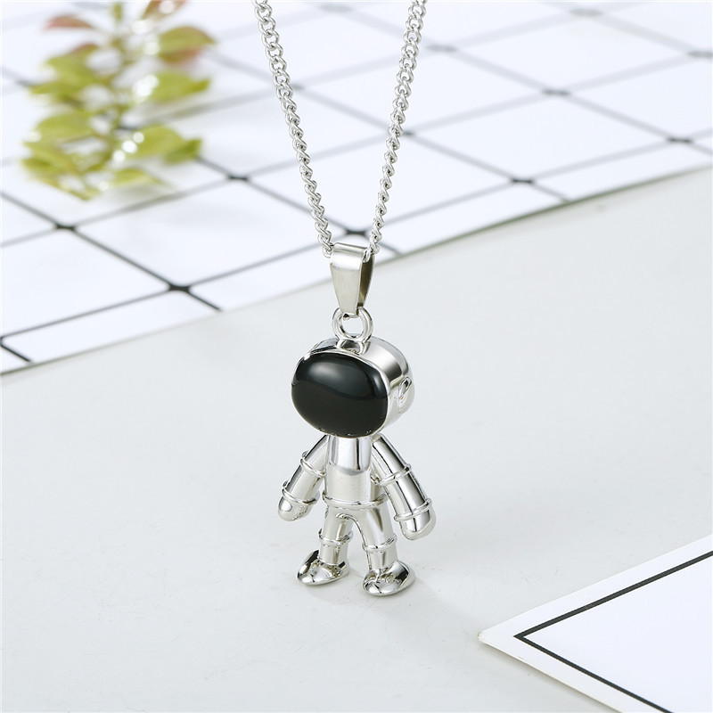 Korea's New Jewelry Punk Hip-hop Stainless Steel Titanium Steel Astronaut  Pendant Necklace Sweater Chain Wholesale Nihaojewelry display picture 3