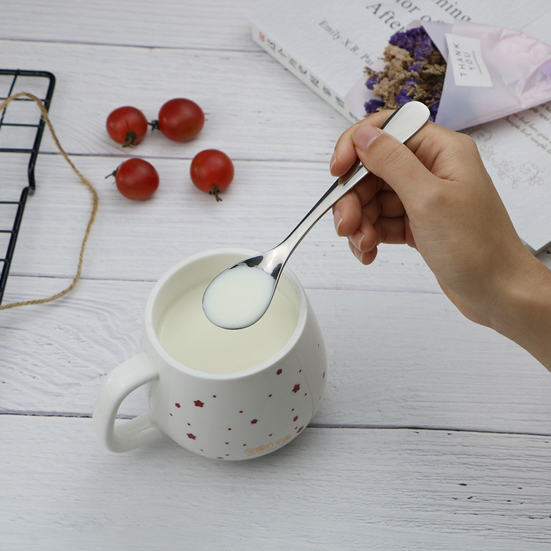 网红 304勺子歪头勺可爱儿童勺子吃饭勺搅拌勺甜品勺汤勺创意勺|ru