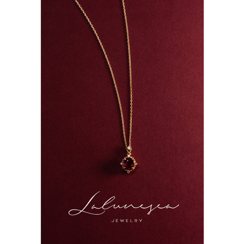 S925 sterling silver plated 18K gold ruby ​​necklace Exquisite retro simple and versatile pomegranate red zircon pendant