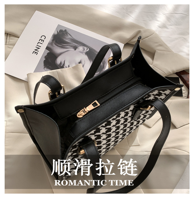 New Trendy Fashion All-match  Simple Casual One-shoulder Tote Bag display picture 19