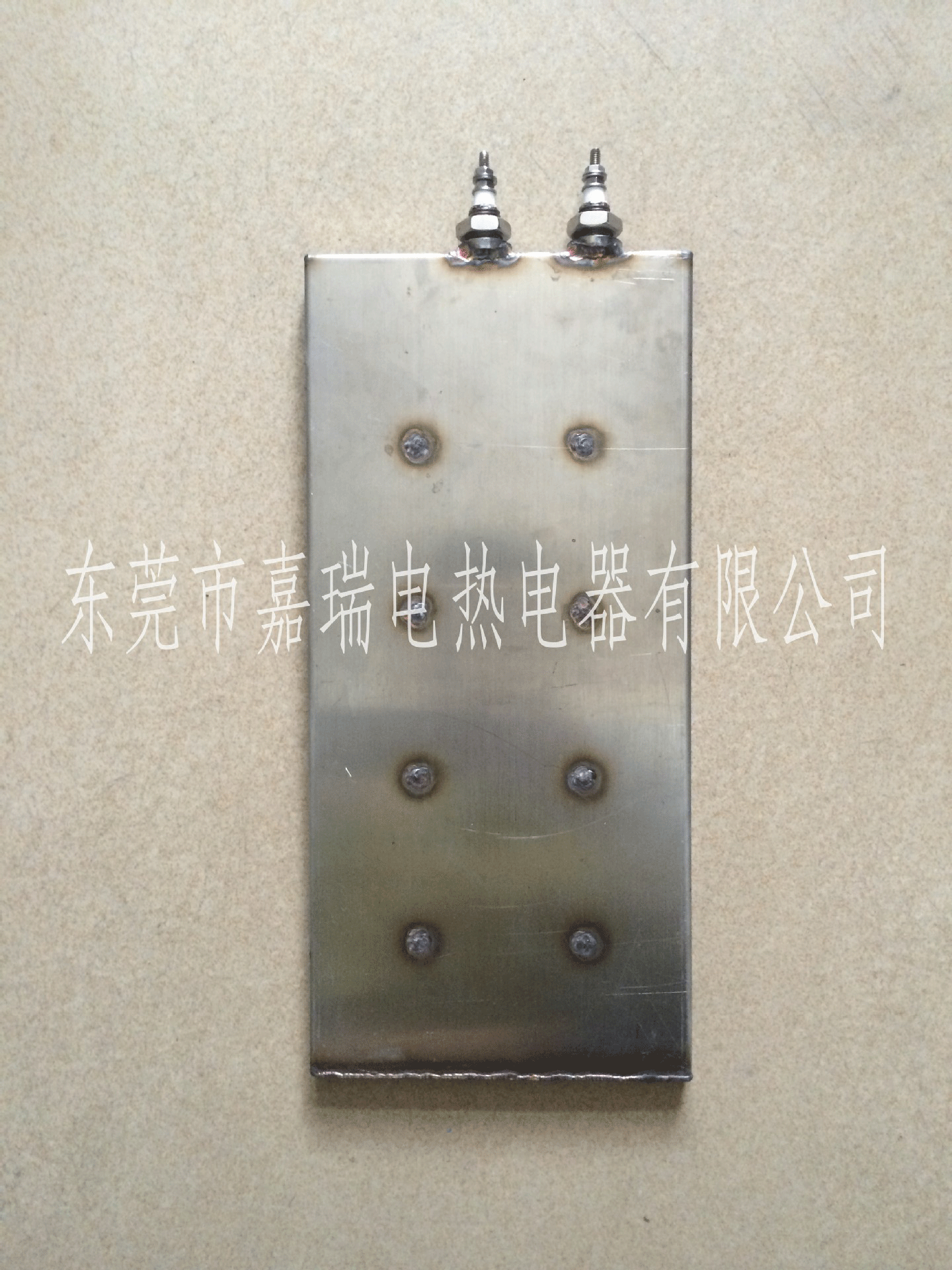 不锈钢电加热板，是具有干烧和水烧两用的发热板