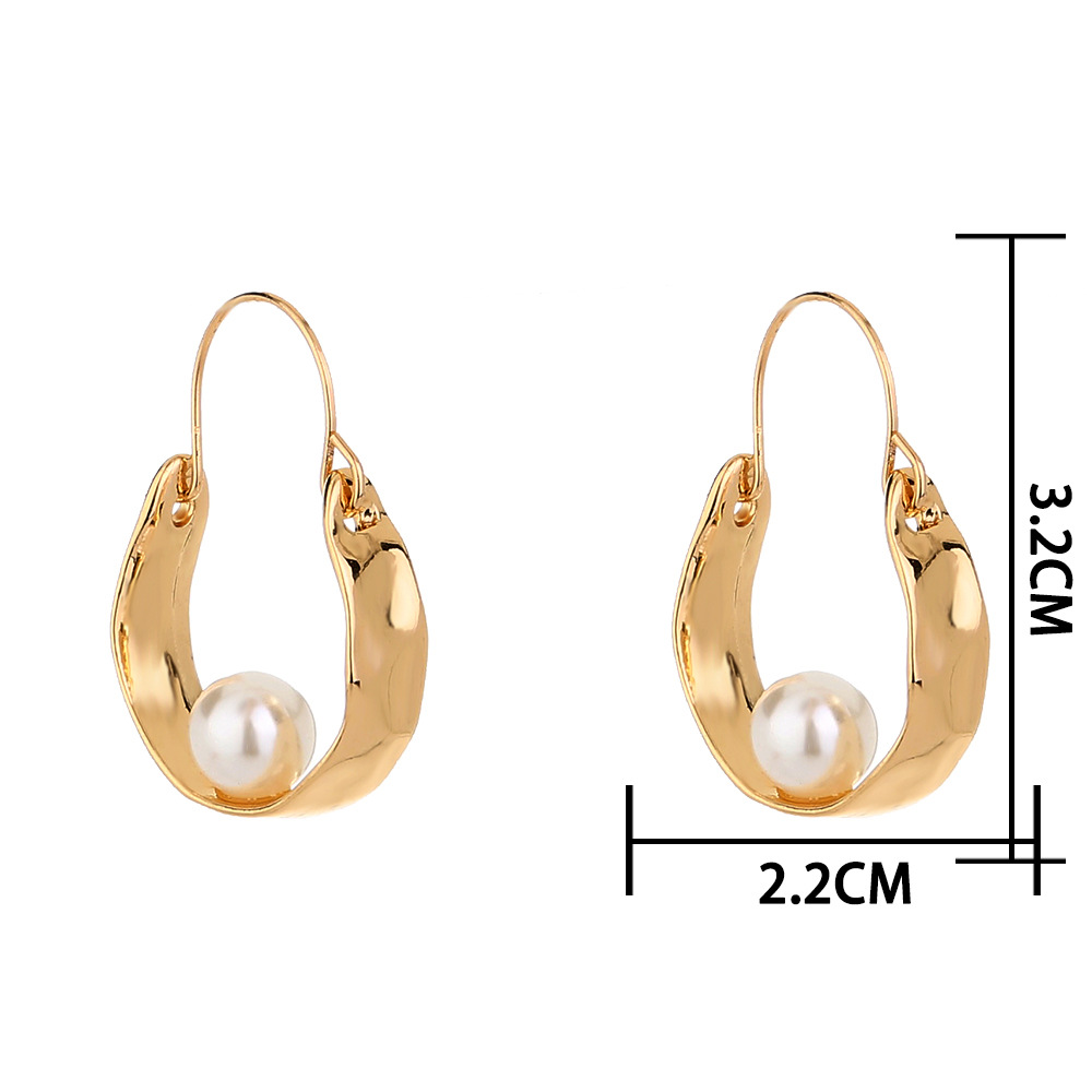 Retro U-shaped Metal Imitation Baroque Pearl Earrings display picture 12