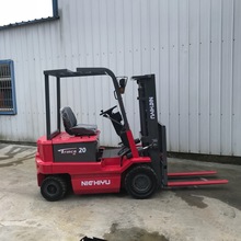 现货供应力至尤1.5吨2吨3吨四轮小型堆高冷库电梯用二手电动叉车