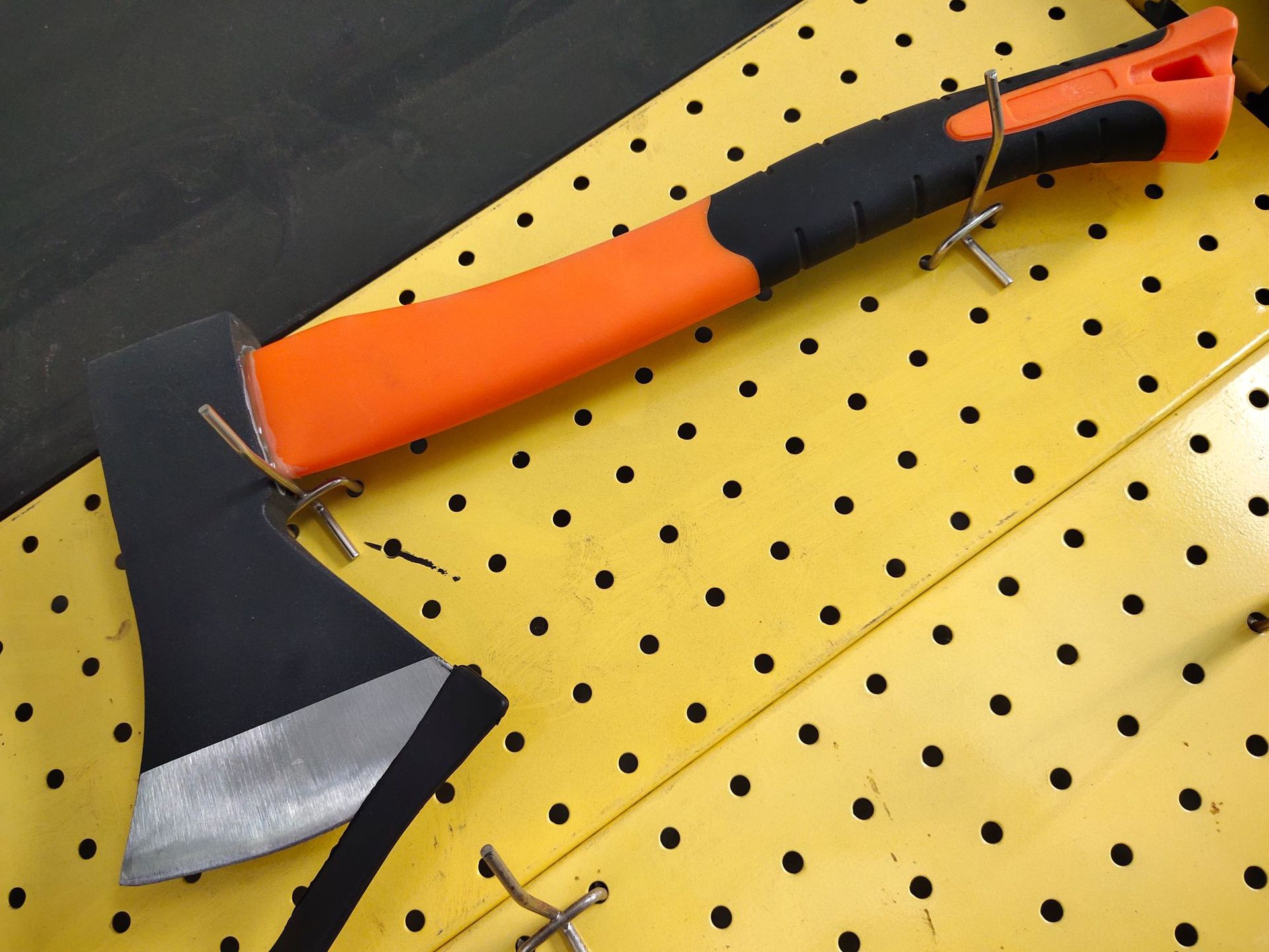 碳钢包塑柄斧子 TPR包塑柄黑色喷塑斧头 砍柴砍树户外开山斧