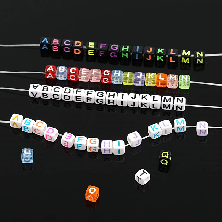 100 dígitos acrílicos DIY letras inglesas cuentas joyerías para niños accesorios de pulseras cuentas cuadradas cuentas sueltas