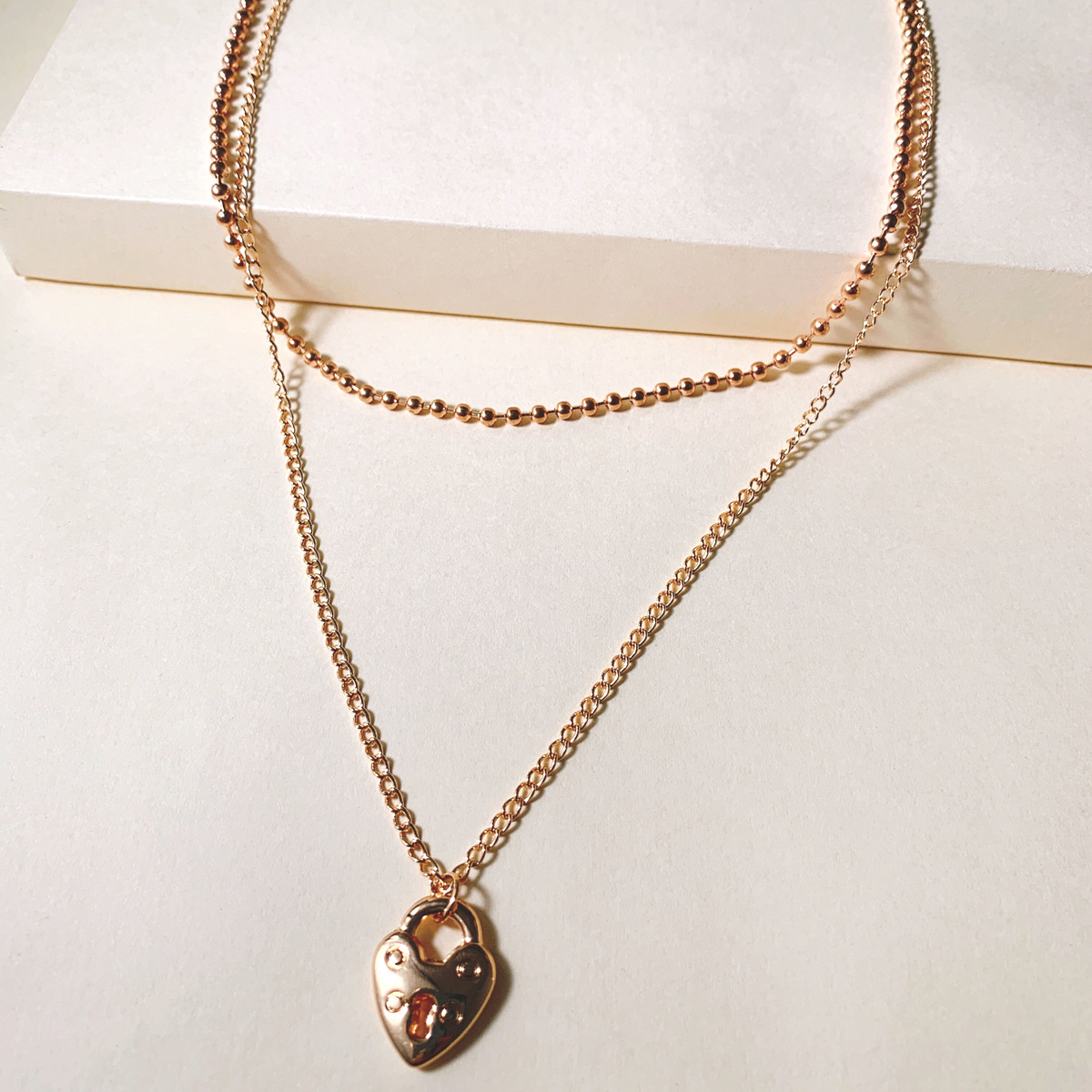 New Alloy Necklace Simple Fashion Golden Heart-shaped Clavicle Necklace Two-piece Wholesale Nihaojewelry display picture 6