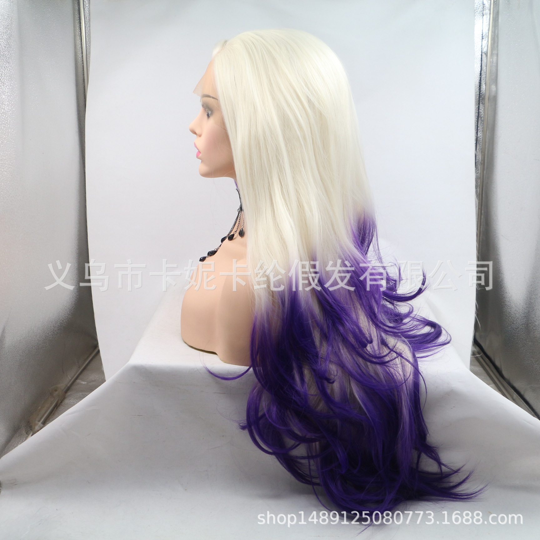 Europa y América de moda cabello largo rizado fibra química pelucón de cabello de mujer al por mayor encaje de cabello