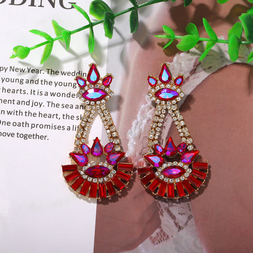 Exaggerated Diamond Eye Earrings Super Flash Full Diamond Earrings Trendy Temperament Creative Fashion Earrings Wholesale Nihaojewelry display picture 19