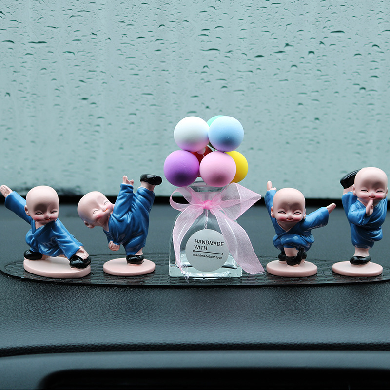 弹簧摇摆和尚汽车摆件醉拳功夫四不小和尚树脂车载工艺品厂家大全