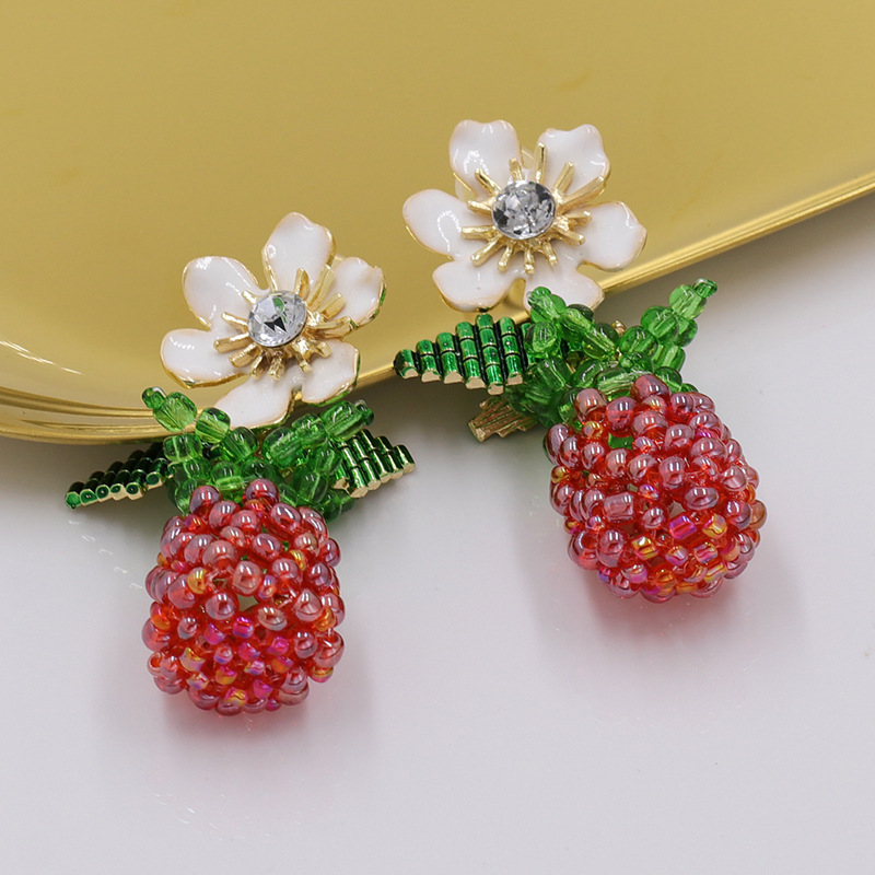 New Woven Crystal Beaded Fruit Pineapple Earrings Wholesale display picture 5