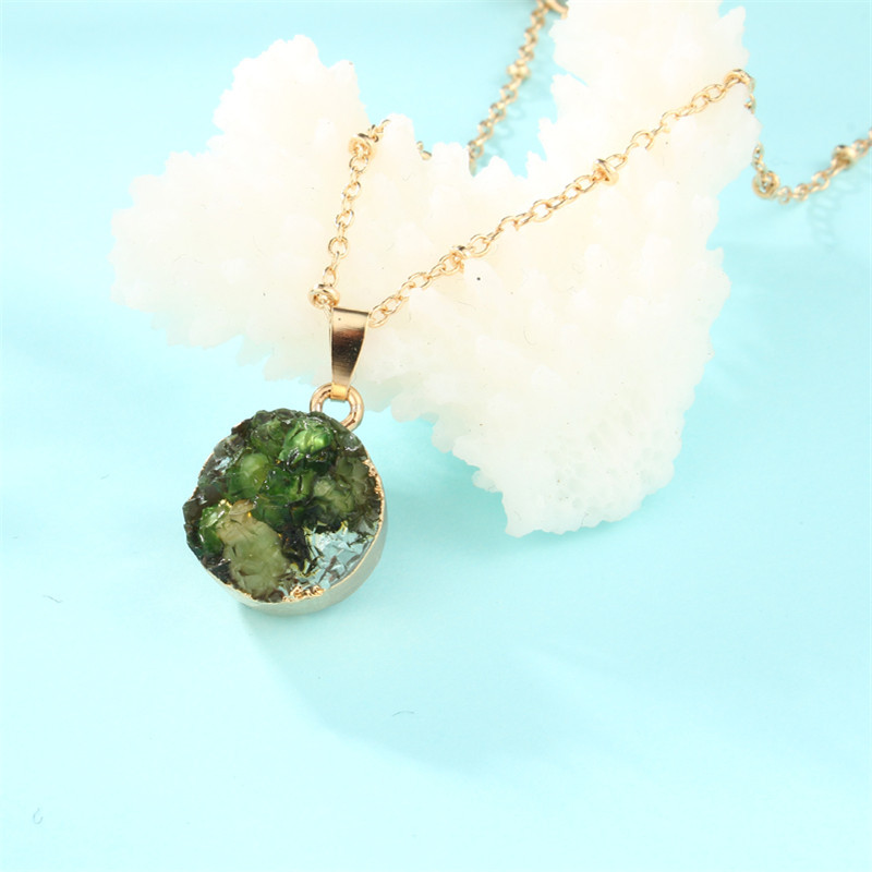 Fashion Necklace Nihaojewelry Wholesale Simple Shell Sweater Chain Imitation Natural Stone Round Pendant Necklace Crystal Bud Resin Necklace display picture 5