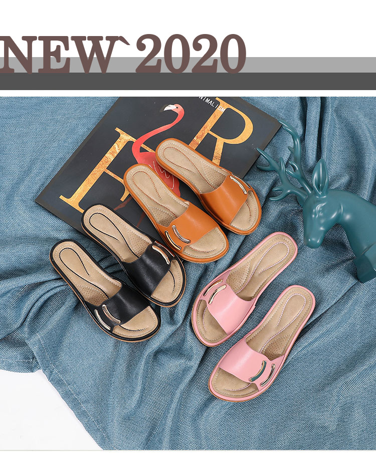 The 2024 new large-sized women's shoes, flip-flops, fashionable and comfortable cross-border sandals, casual beach slippers, and stylish style details Picture