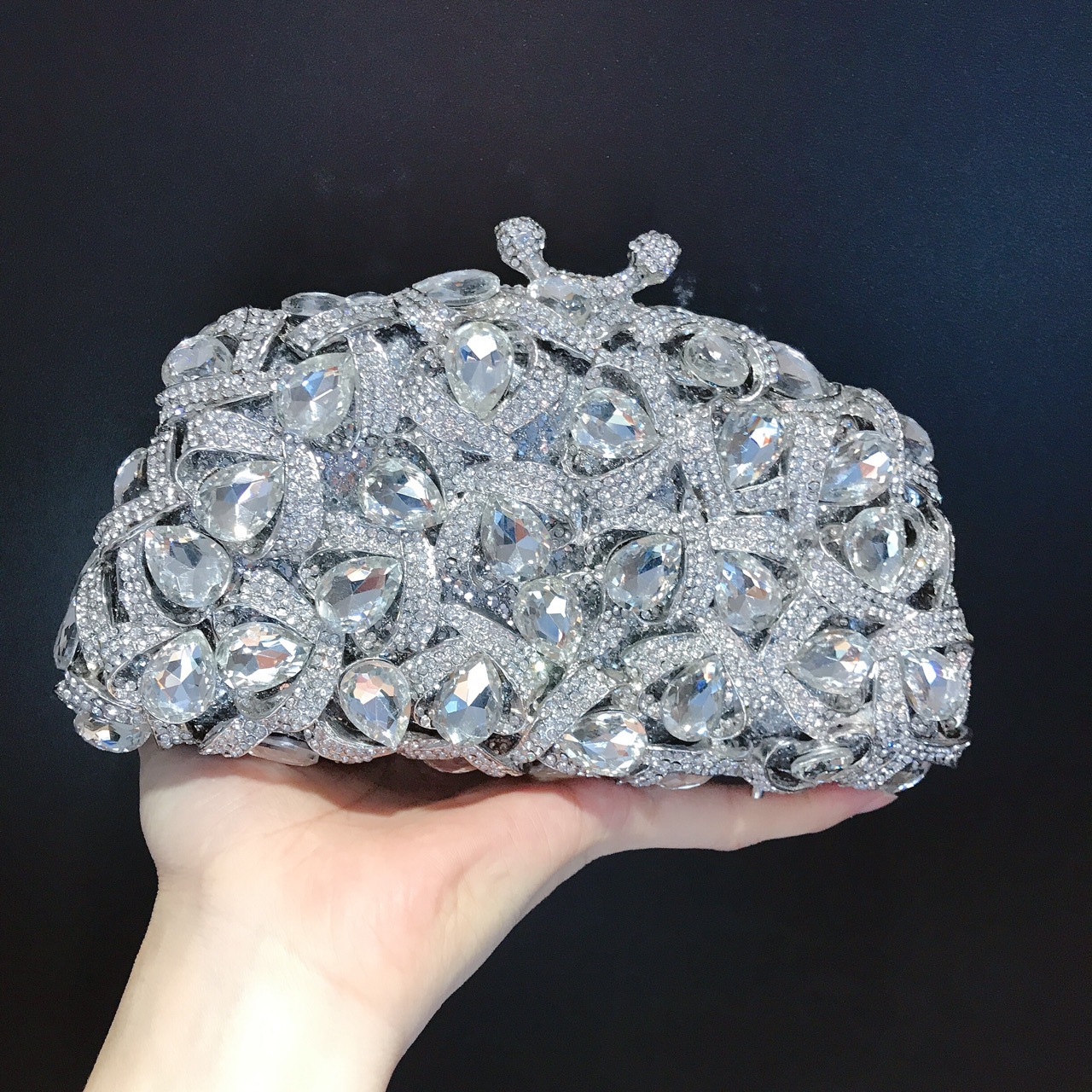 Túi clutch dạ hội đính kim cương pha lê kiểu Âu Mỹ — Nền vàng kim cương trắng, Đế Vàng Kim Cương, Nền bạc kim cương trắng, Đáy Bạc AB ảo thuật kim cương chi tiết 3