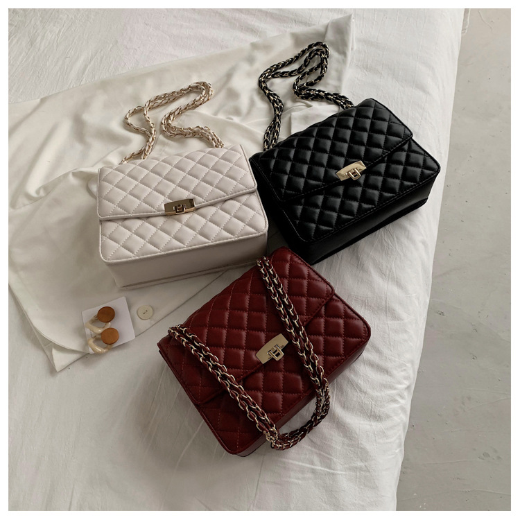 Autumn New Rhombus Quilted Flap Large-capacity Shoulder Embroidered Thread Chain Bag display picture 13