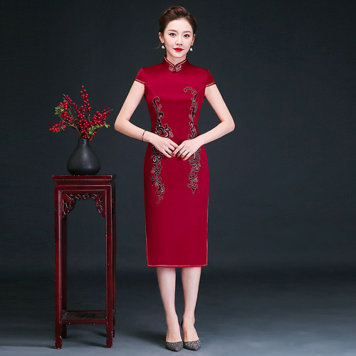 Chinese Dresses Qipao cheongsam mother&apos;s embroidered cheongsam dress 2020 new spring and summer improved large size dress